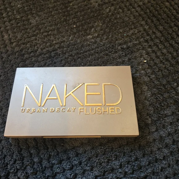 Urban Decay Blush Palette - Coral, Rose, Champagne - Picture 2 of 2